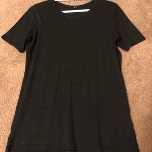 Lululemon love tee size 6 in heathered black